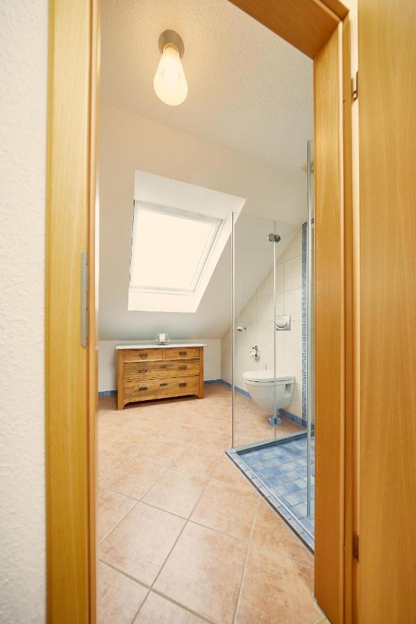 Ferienwohnung Raffael 100 Qm, 2 Grosse Betten Im Wohnzimmer 쿡스하펜 외부 사진